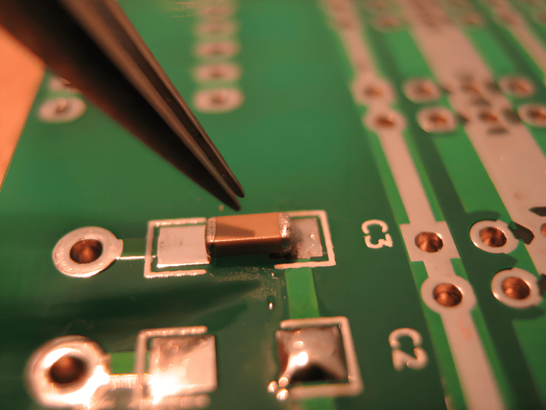 👉 “SMD vs SMT: What’s the&nbsp;Difference?”？